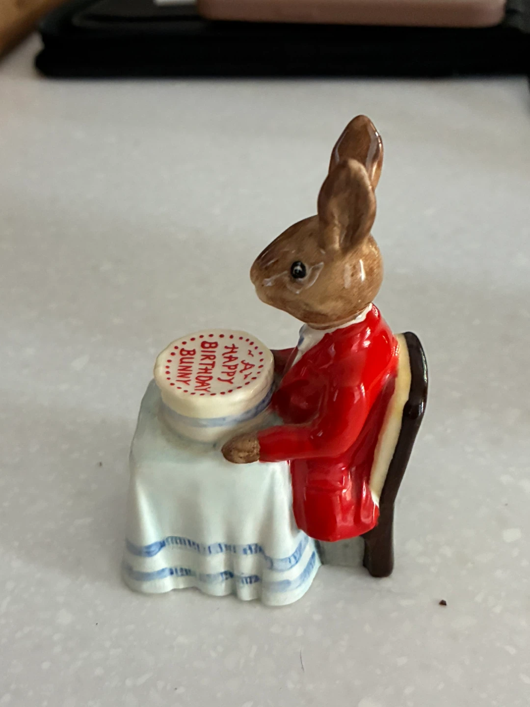 Royal Doulton Happy Birthday Bunnykins Figurine - photo 2