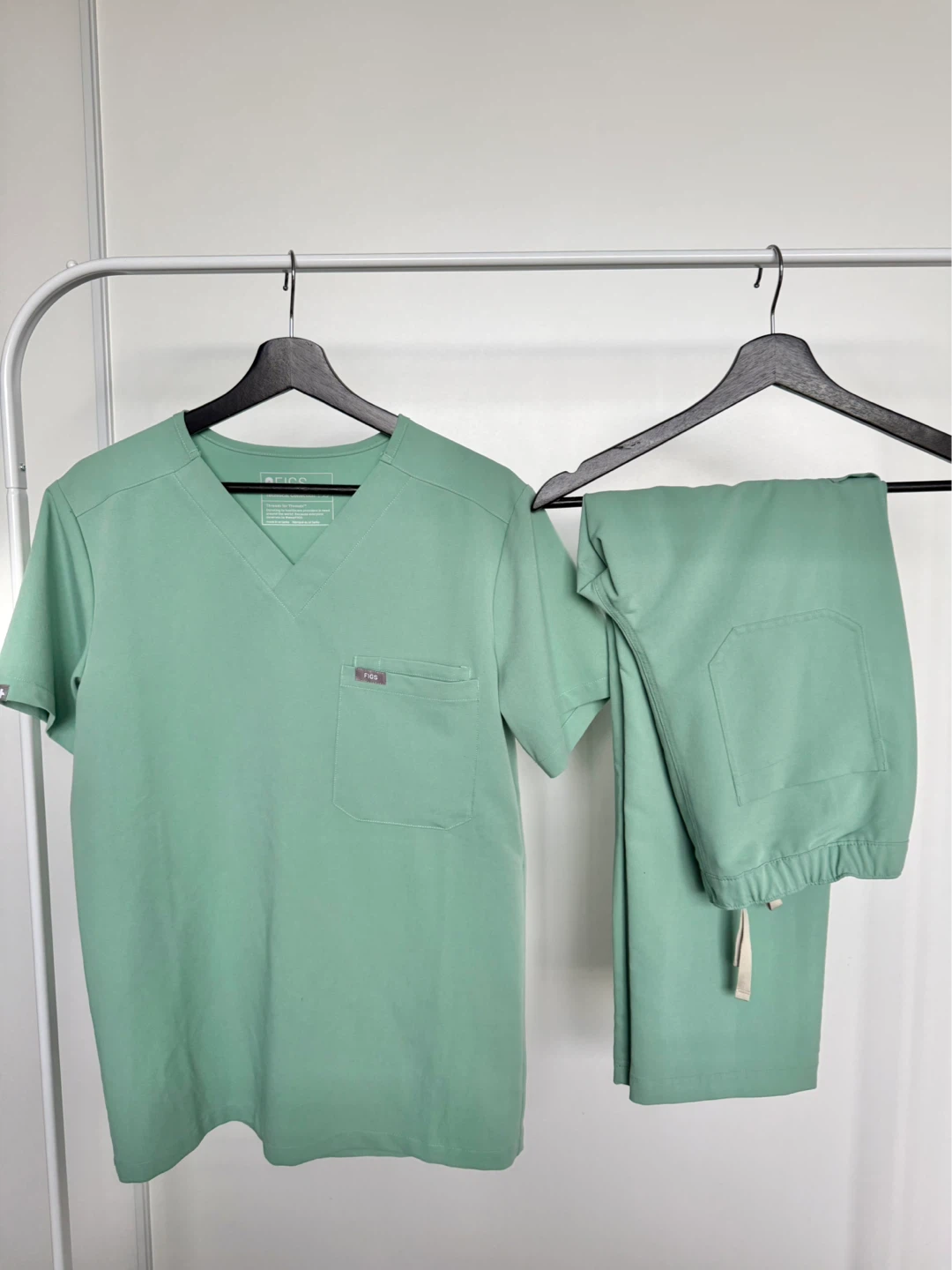 FIGS Technical Collection Scrub Top and Pants Set XS