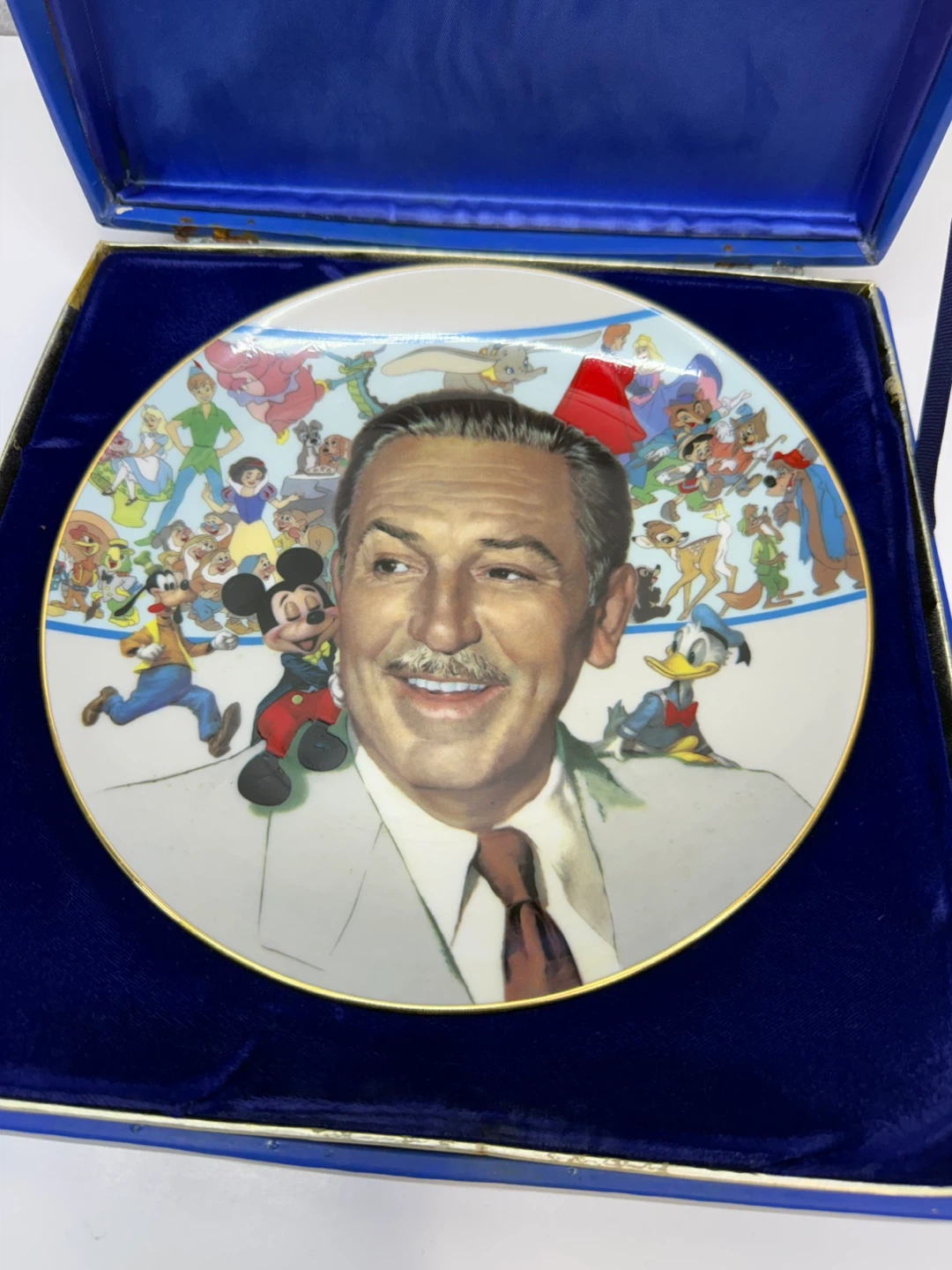 Walt Disney Commemorative 85th Anniversary Plate - photo 3