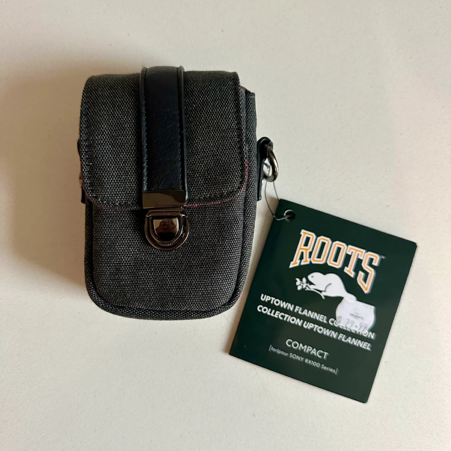 Roots "Uptown Flannel" Collection Compact Camera Case (Grey)