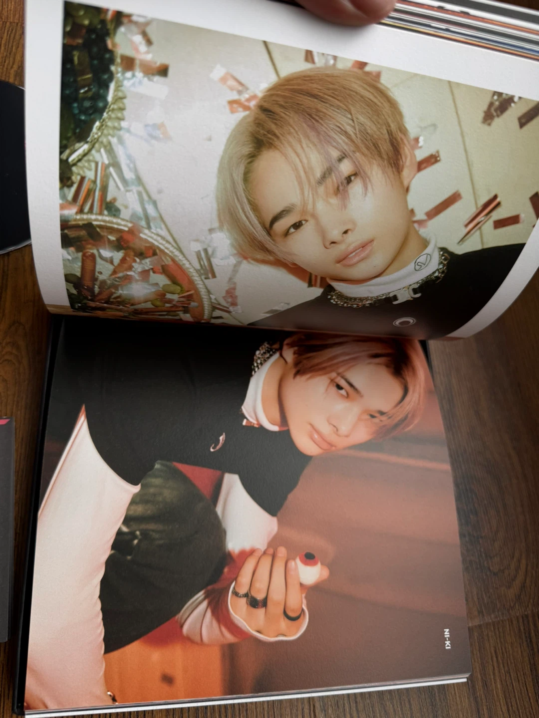 ENHYPEN BORDER: CARNIVAL HYPE Ver. CD Photobook Set - photo 3