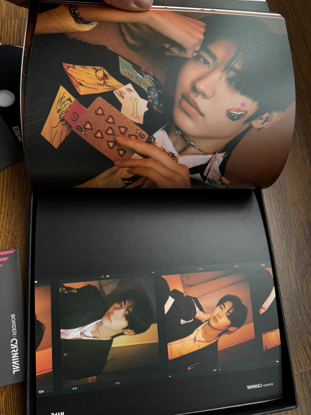 ENHYPEN BORDER: CARNIVAL HYPE Ver. CD Photobook Set - photo 5