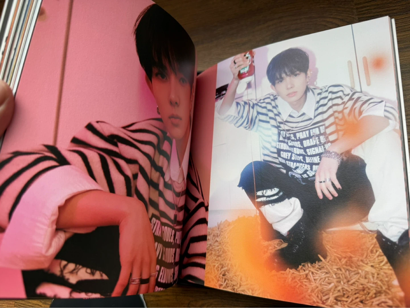 ENHYPEN BORDER: CARNIVAL HYPE Ver. CD Photobook Set - photo 2