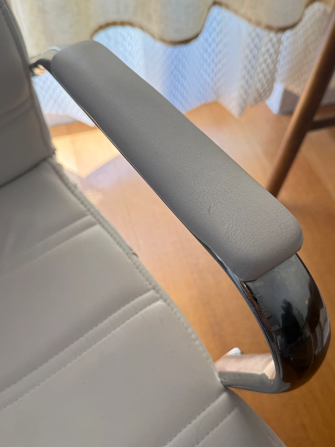 White Office Chair - photo 2