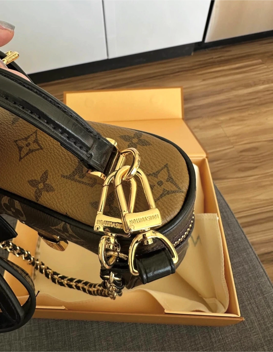 Louis Vuitton designer bag - photo 4