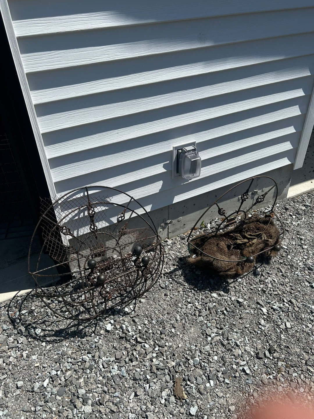 Rustic Metal Wire Plant Stand Set