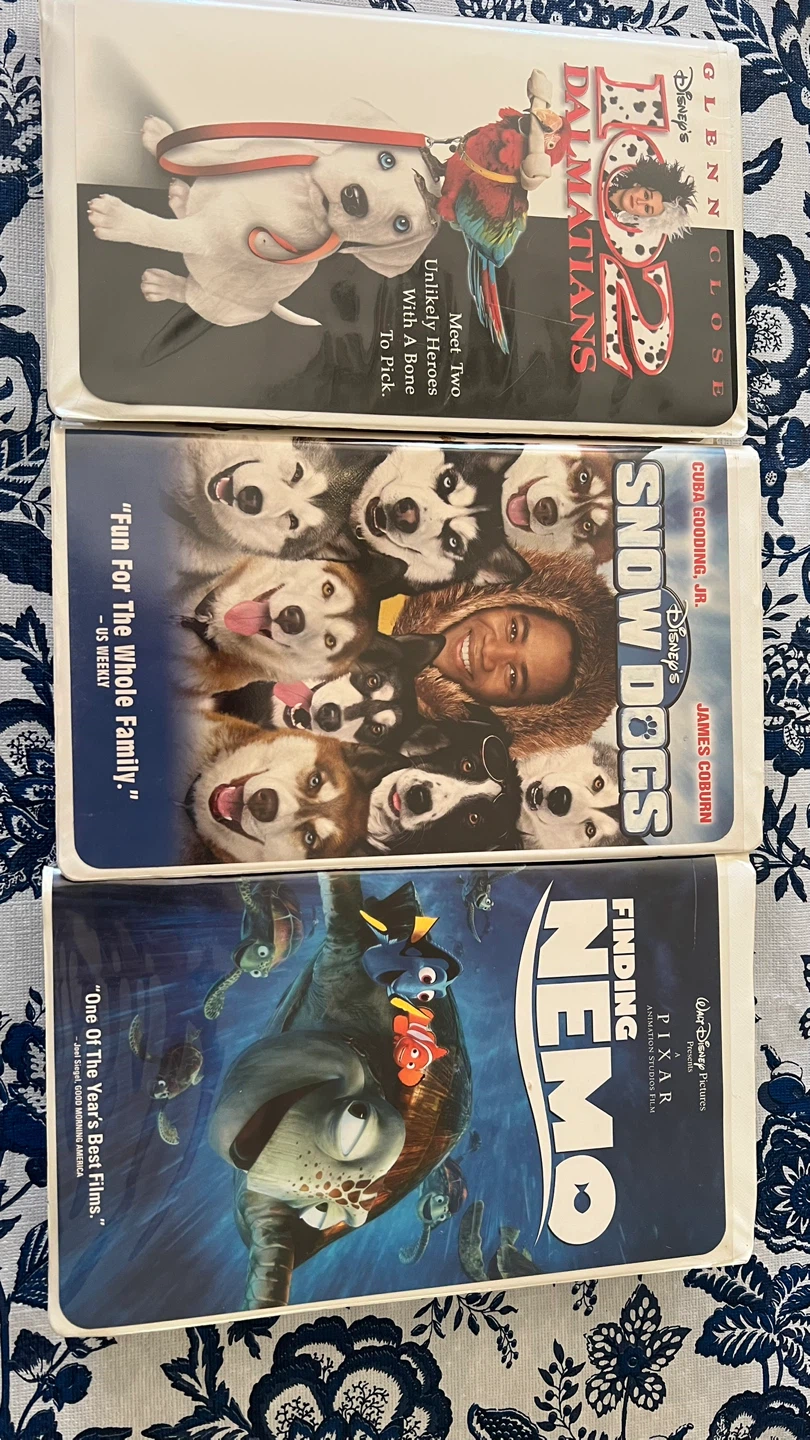 Assorted Disney and other VHS Movies - photo 3
