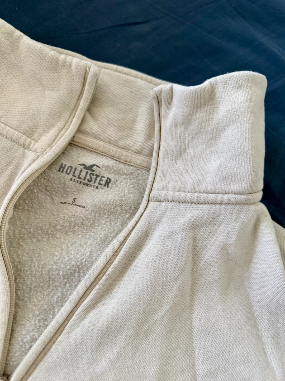 Hollister Cropped Quarter Zip Sweatshirt