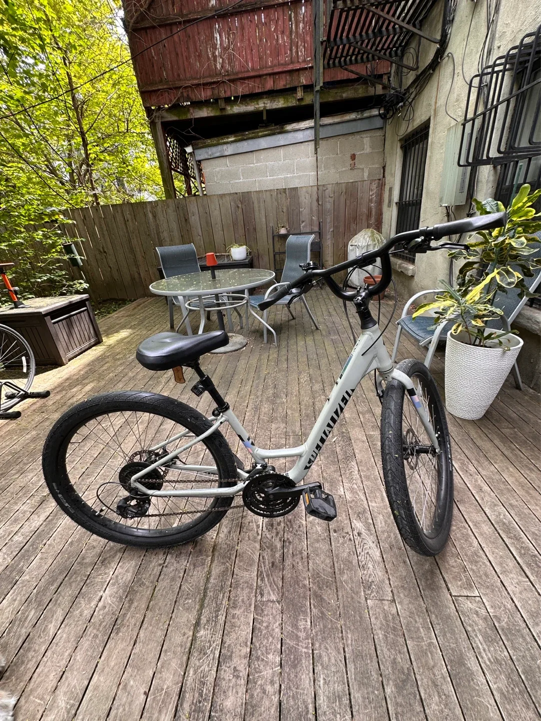 Specialized Roll Low Entry Comfort Cruiser Bike