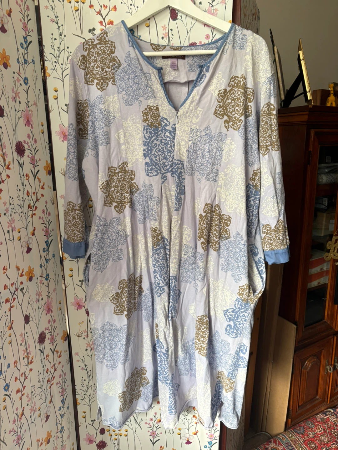Light Purple Floral Stanherman gown 1L cotton