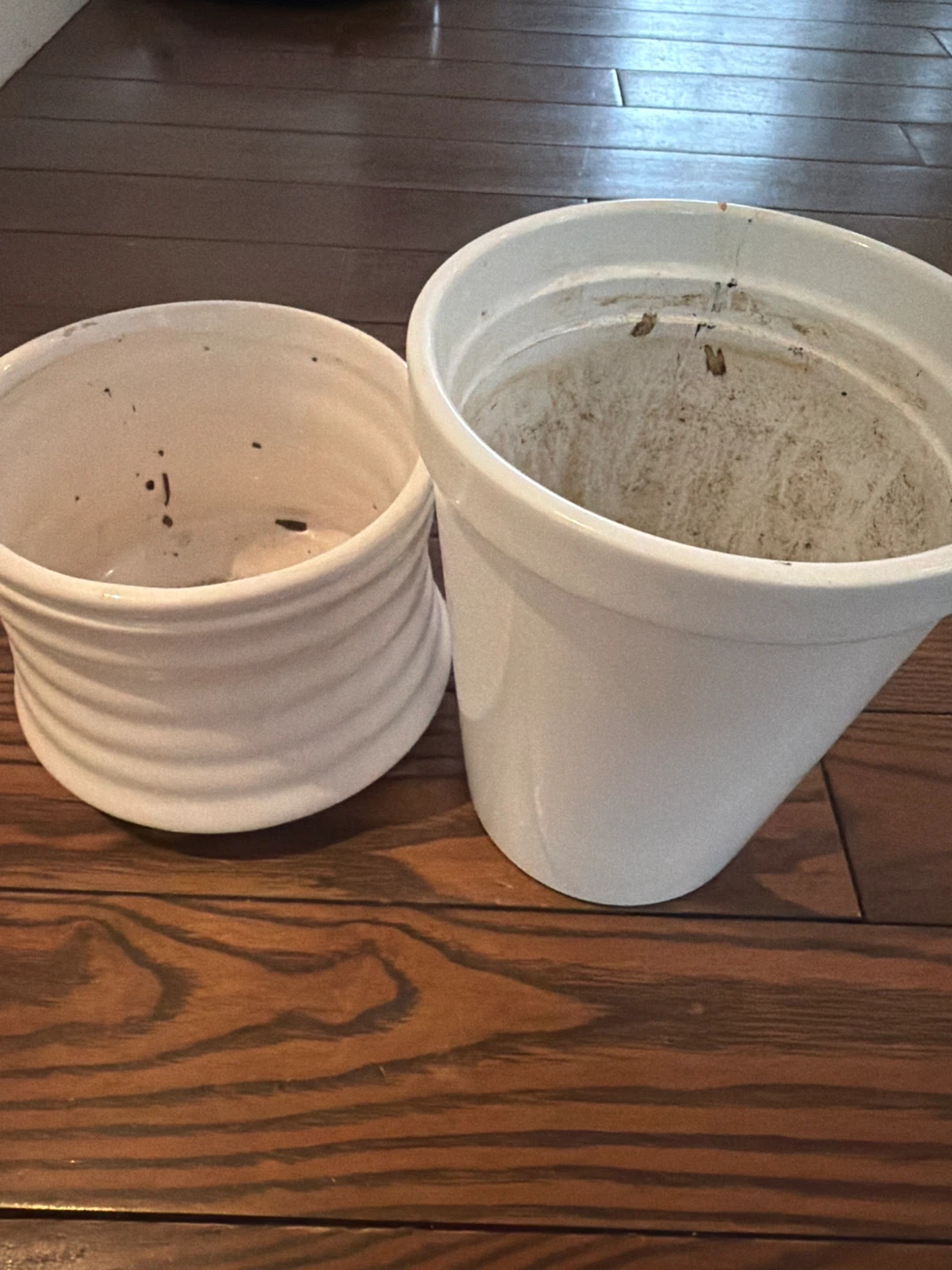 4x white ceramic planters