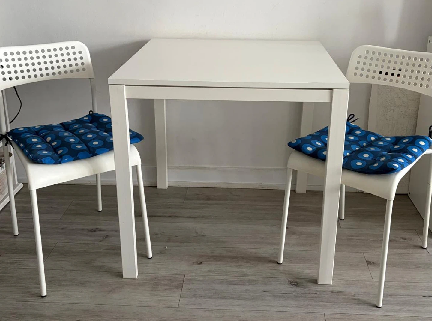 IKEA VIHALS Table and IKEA SANDSBERG chair Set