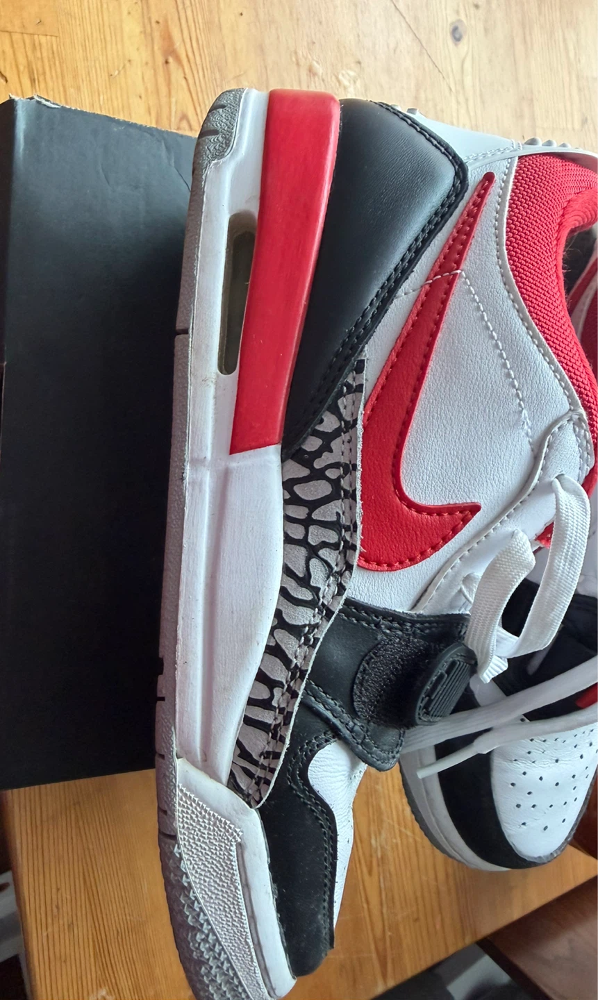 Nike Air Jordan White Red Black - photo 2