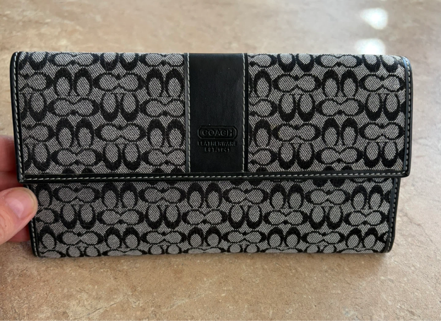Coach Signature C Trifold Wallet Black Grey