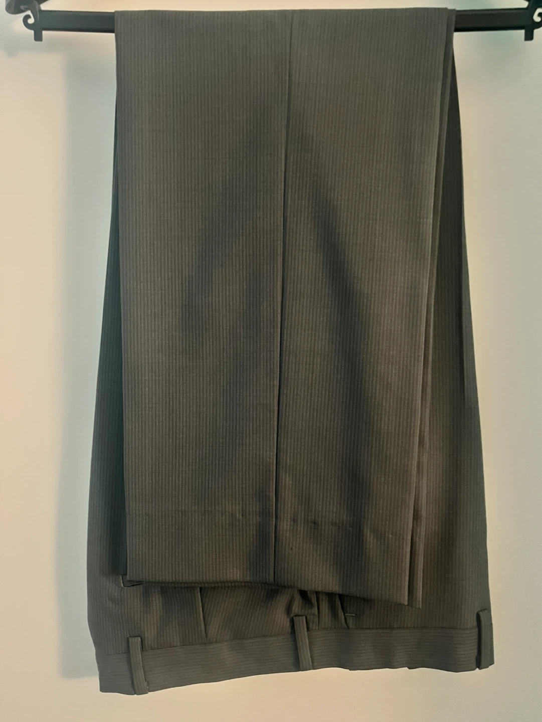 DKNY Men's 38S/31W Wool-Blend Suit - photo 4