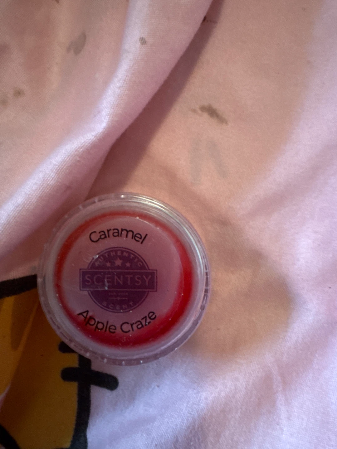 Scented lipgloss
