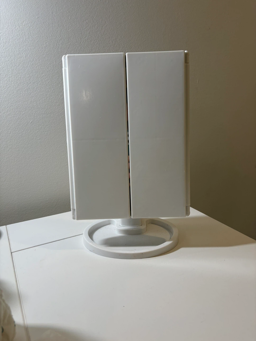 White Tri-Fold Lighted Makeup Mirror