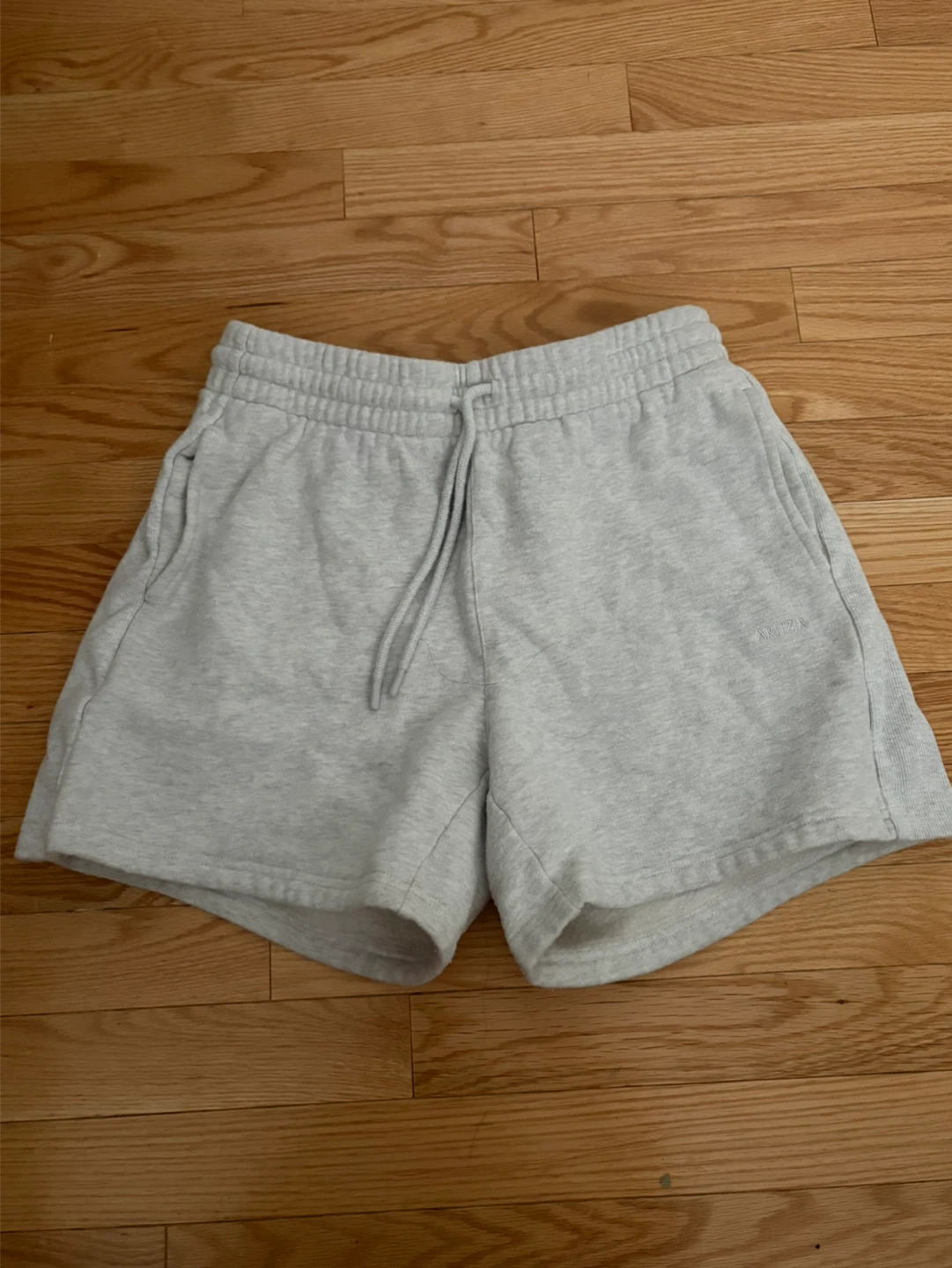 Aritzia Sweatfleece Cozy Fleece Boyfriend Fit Shorts - Size S