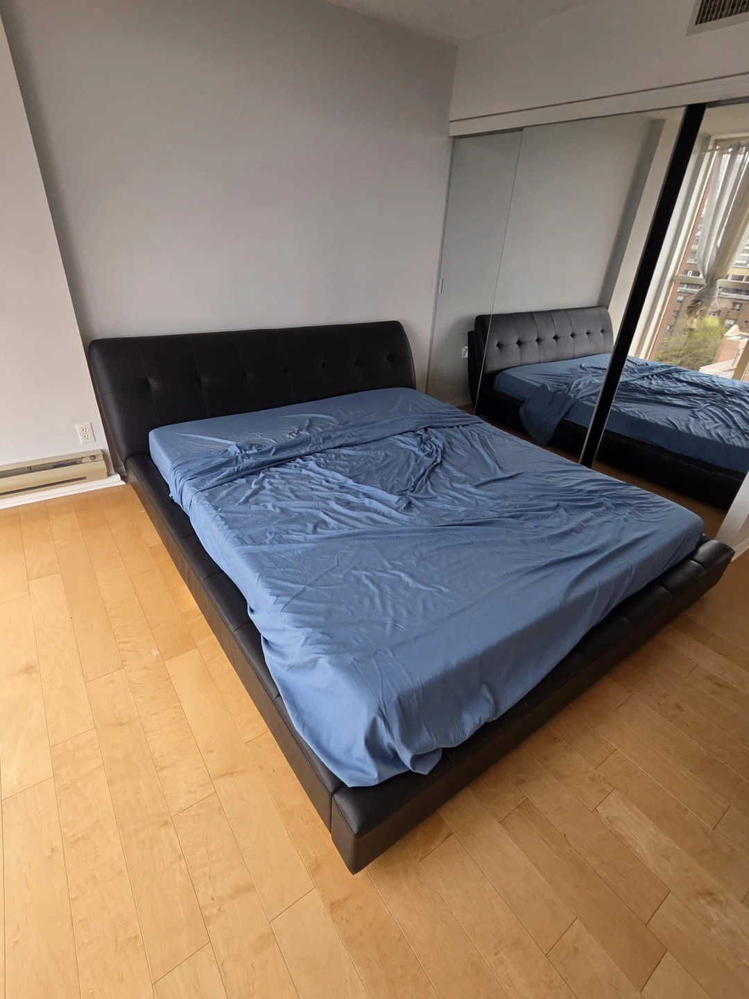 Cali KING SIZE Leather Bed frame - photo 4