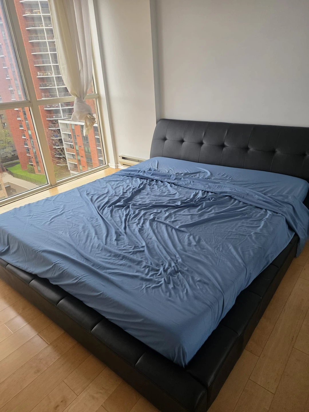 Cali KING SIZE Leather Bed frame - photo 5