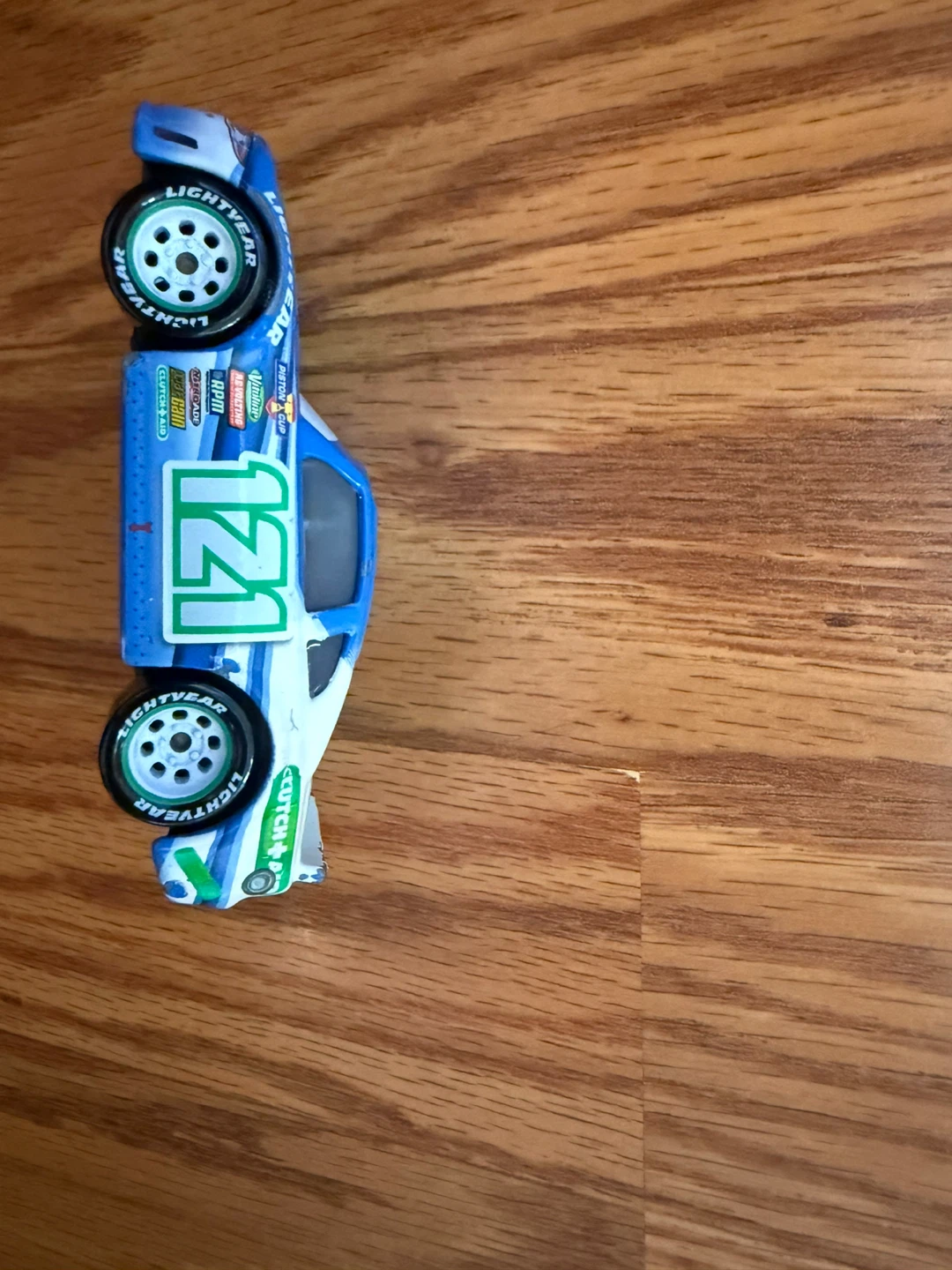Disney Pixar Cars Clutch Aid 121 Toy Car - photo 2