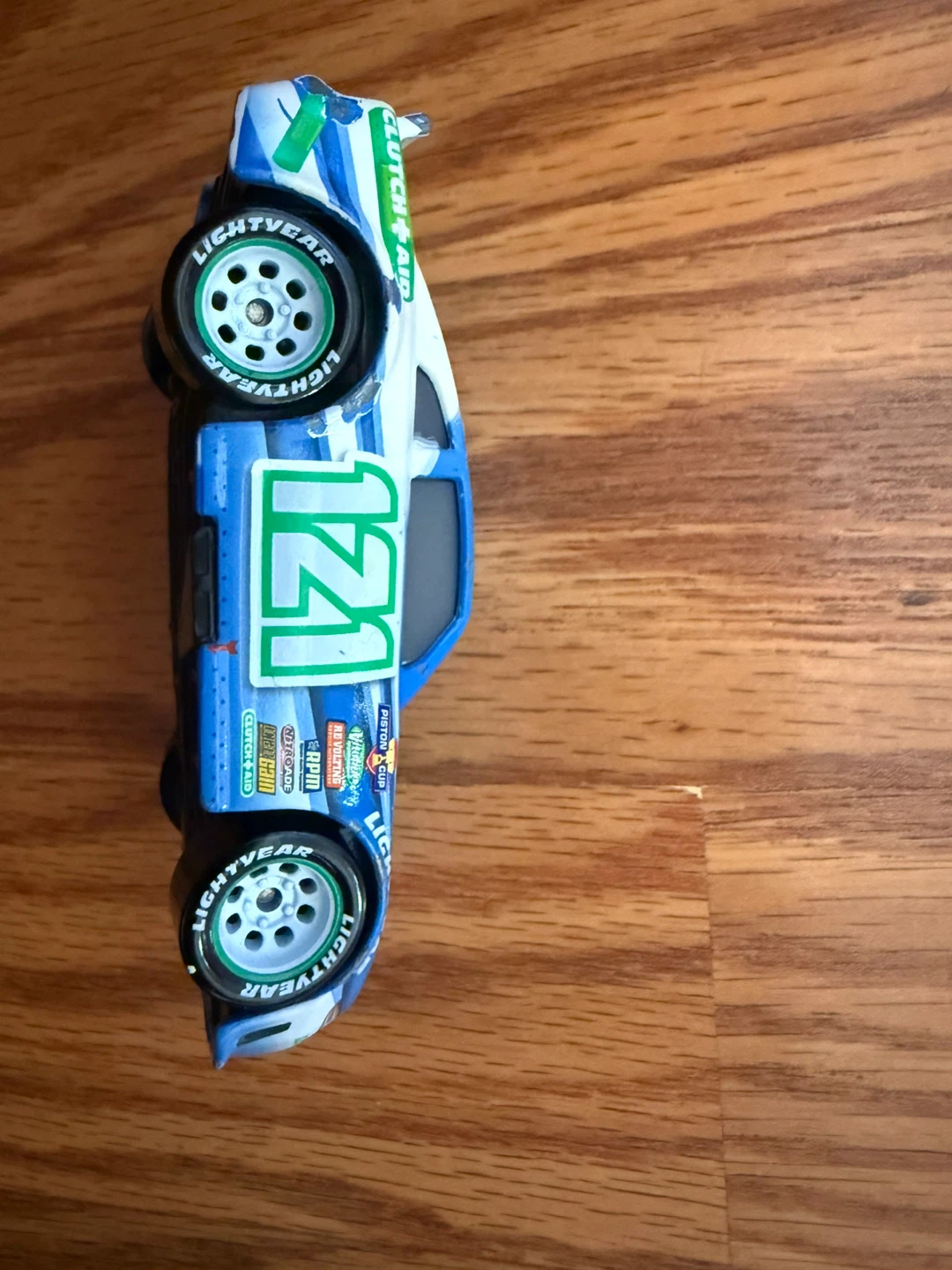 Disney Pixar Cars Clutch Aid 121 Toy Car - photo 3