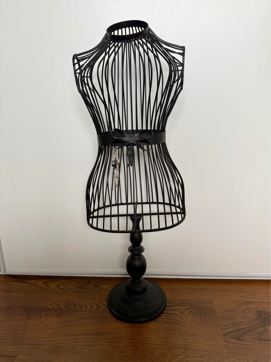 Black Wire Mannequin Display Bust with Ribbon