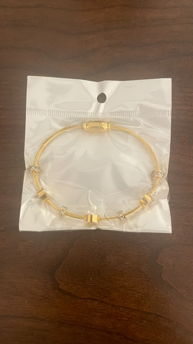 Gold Tone Chain Bracelet with Rhinestone Accents