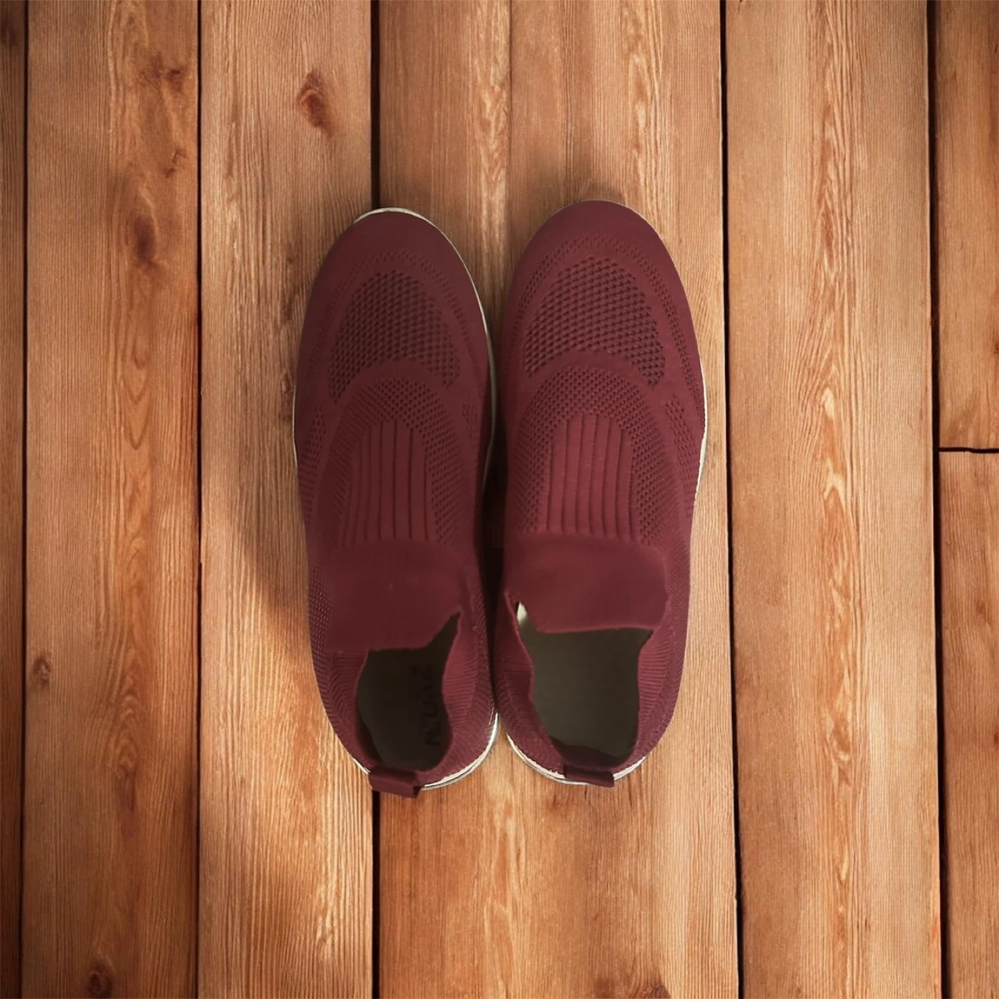 Slip-On Sneakers Size US 8
