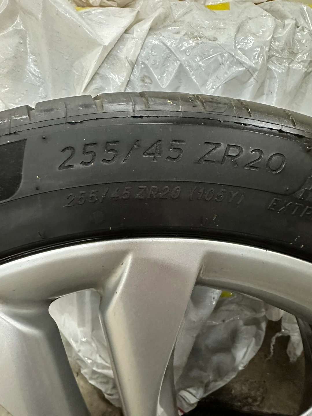 4 Michelin 255/45 ZR20 Extra Load Tire - photo 5