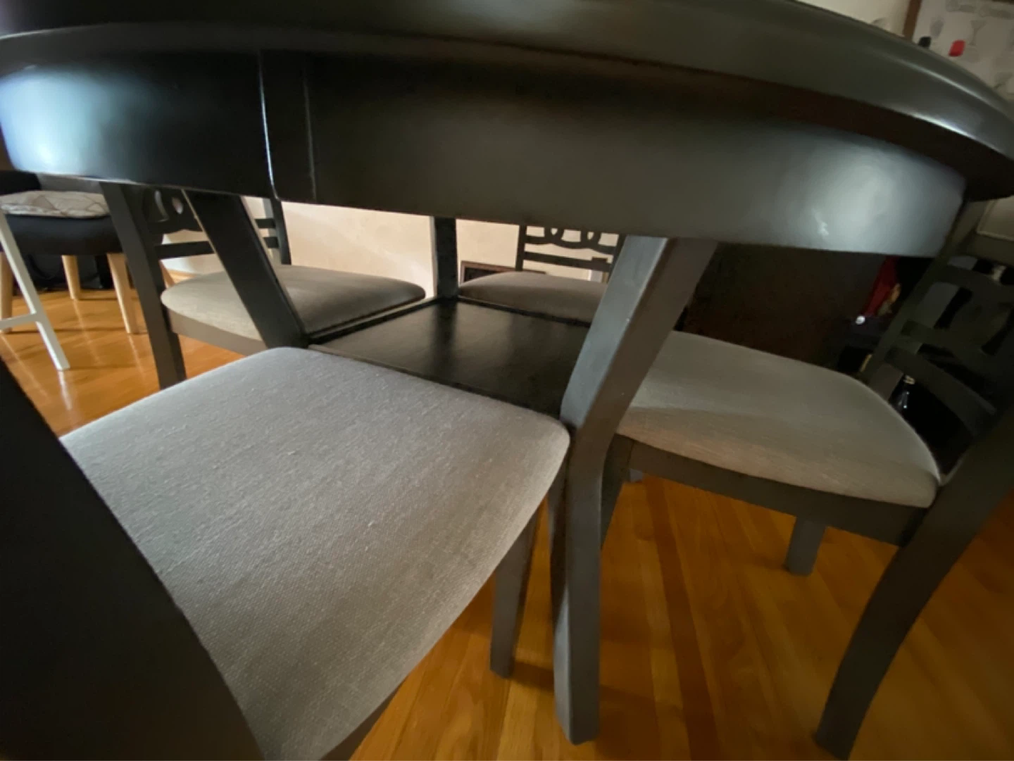 Round Dining Table and Chairs Set - photo 4