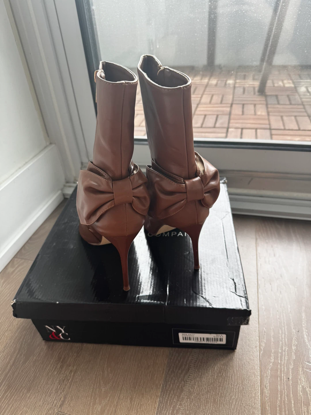 NYC Company Brown Bow Ankle Boots