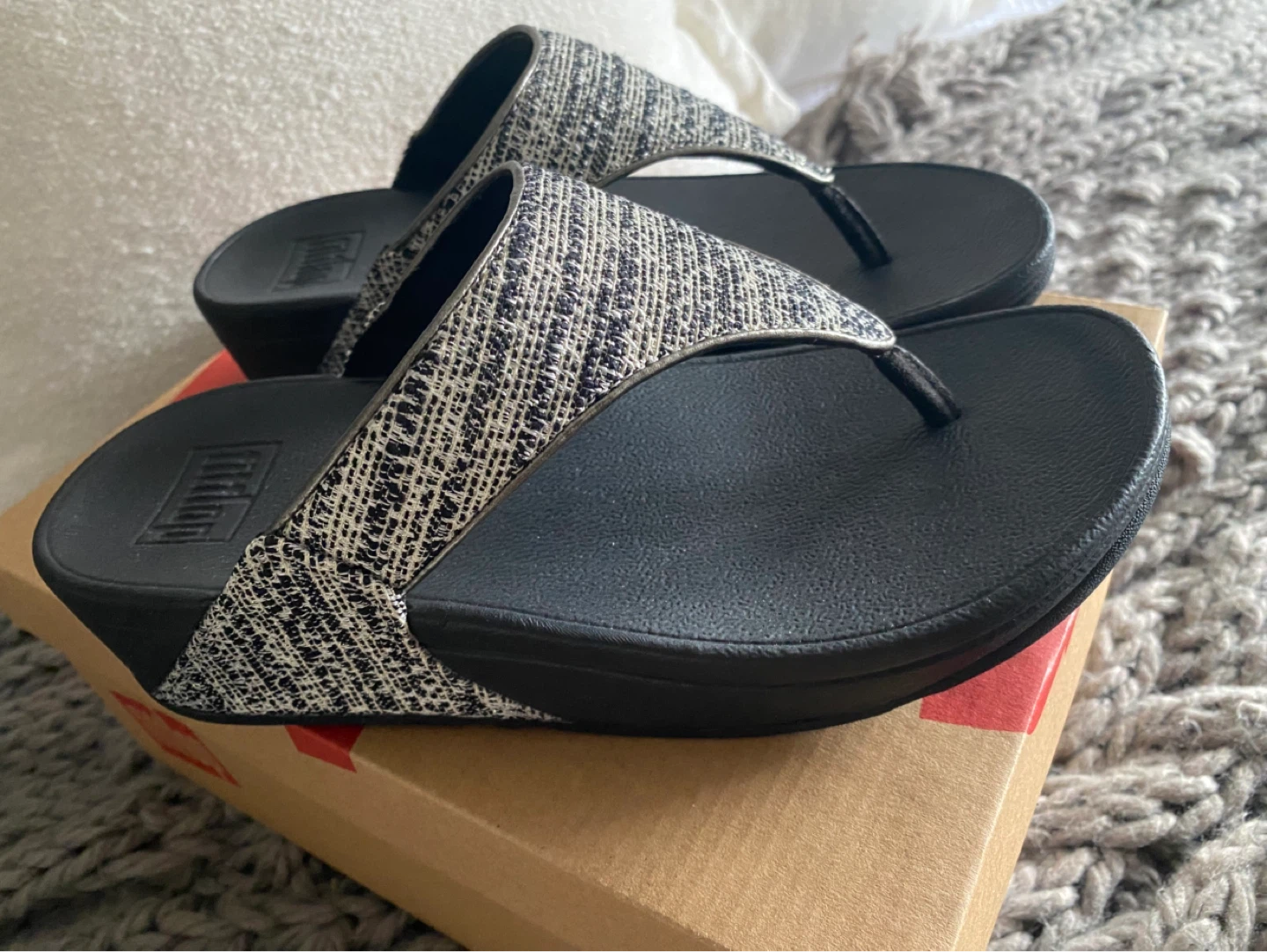 FitFlop Lulu Shimmerweave Toe-Post Sandals - US Size 6 - photo 3