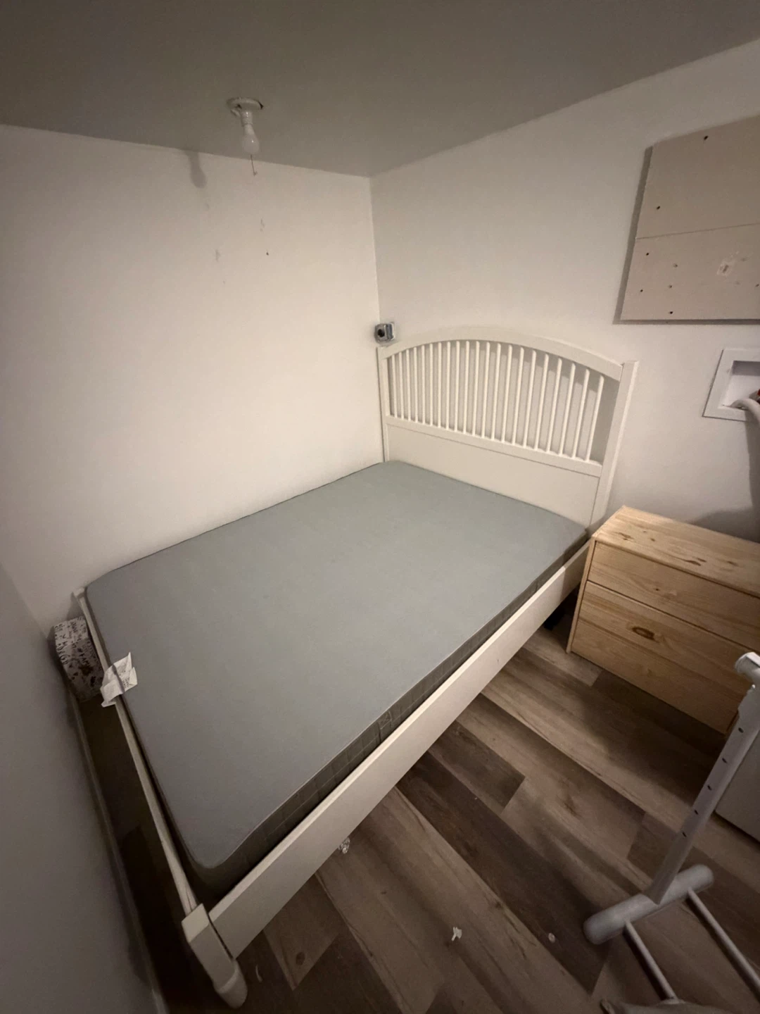 Queen bed with mattress