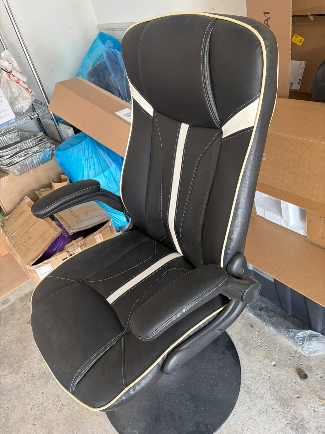 Black and White office Chair - photo 2