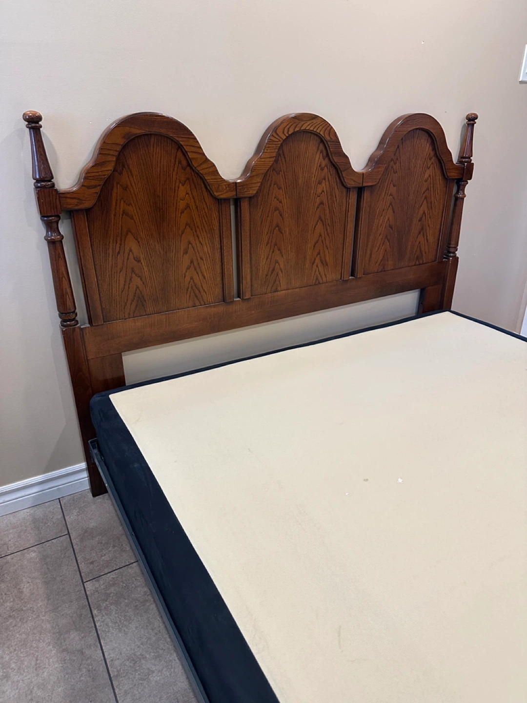 Sklar Pepplar Oak Wood Queen Size Bed Set (CAN DELIVER) - photo 2