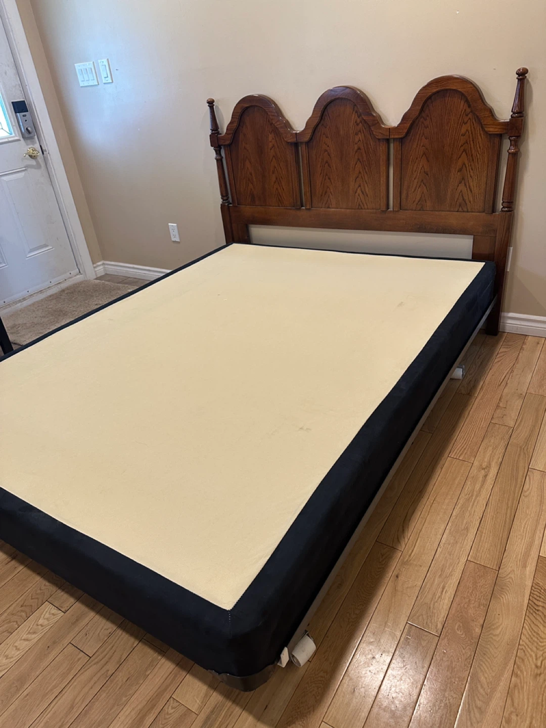 Sklar Pepplar Oak Wood Queen Size Bed Set (CAN DELIVER) - photo 3