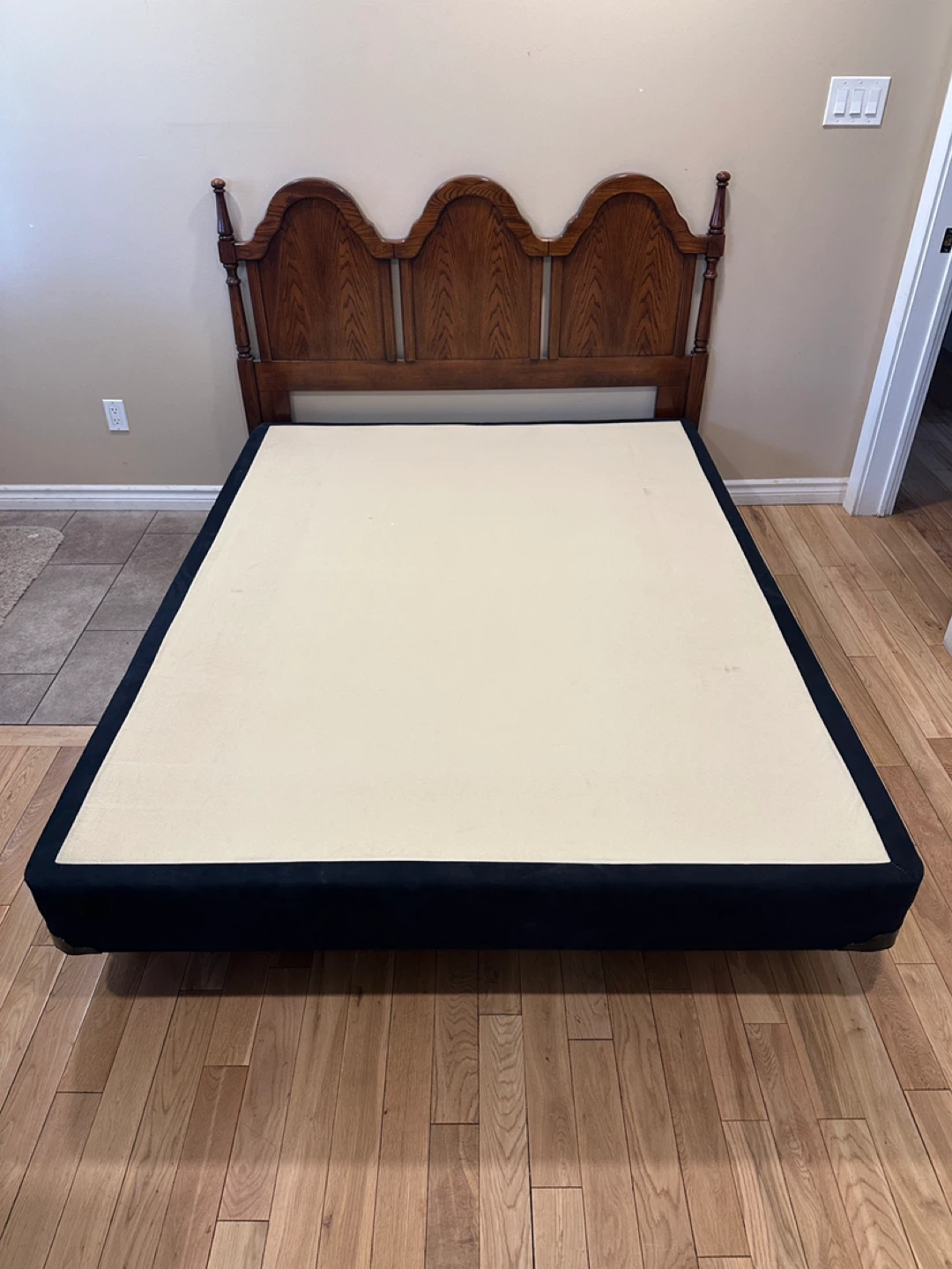 Sklar Pepplar Oak Wood Queen Size Bed Set (CAN DELIVER)