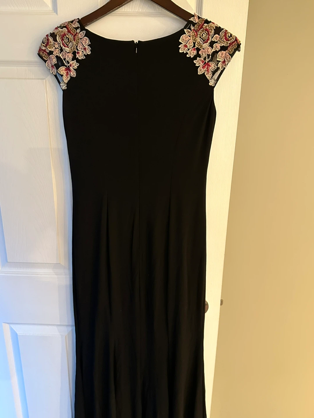 Melanie Lyne Black Embellished Evening Dress - photo 3