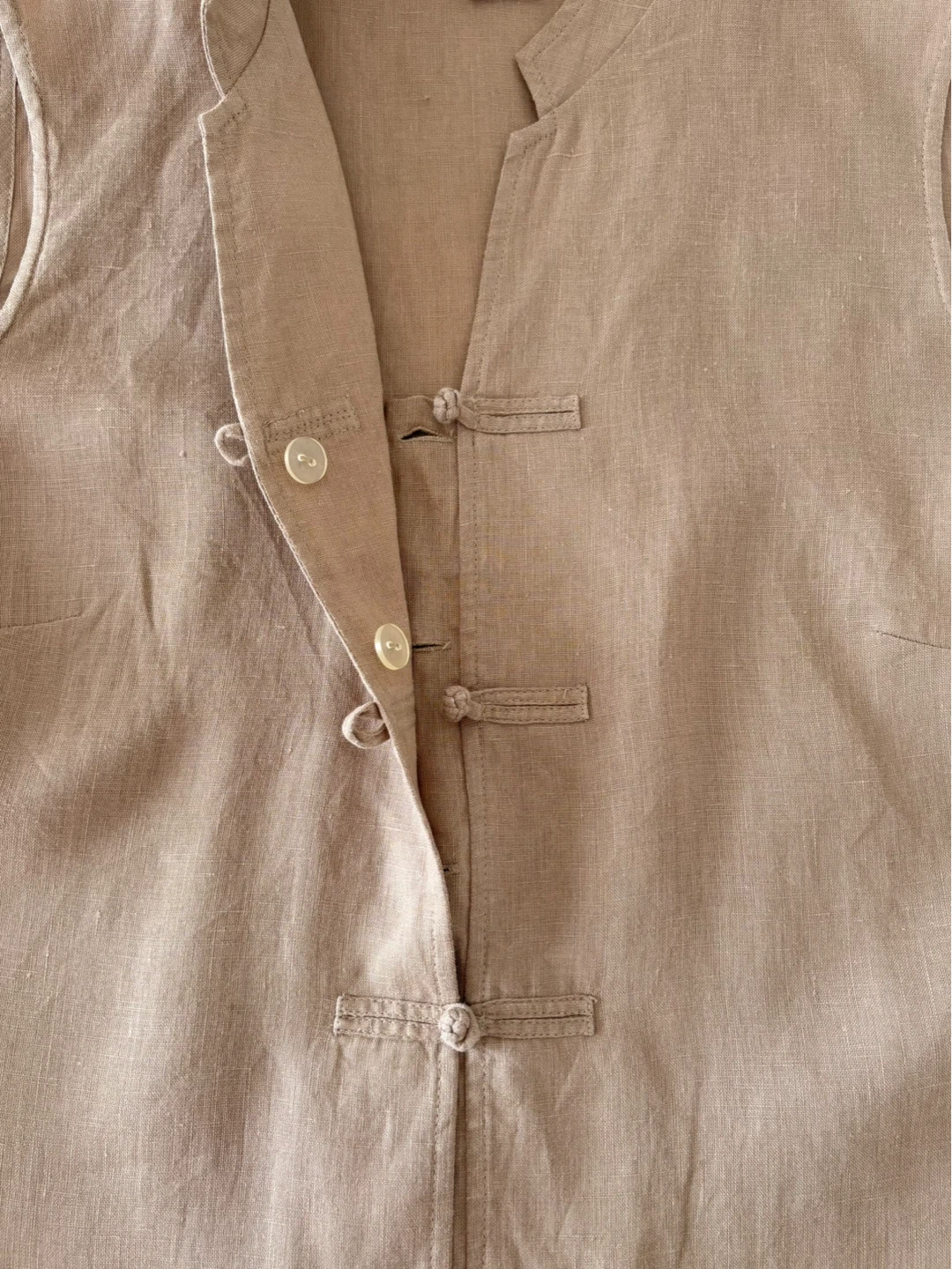 100% Linen Sleeveless Blouse with Frog Closure - photo 4