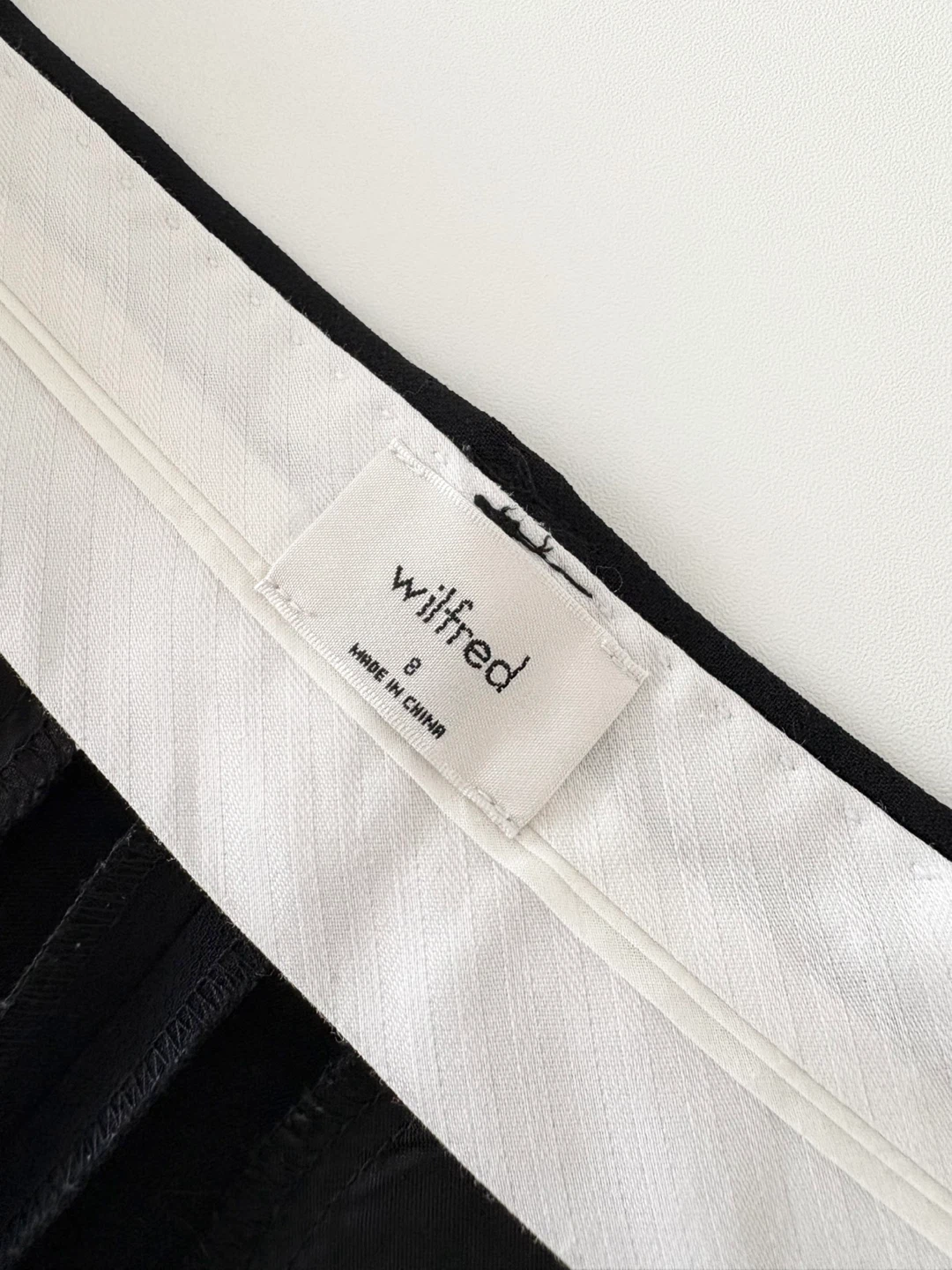 Aritzia Wilfred Crepette Shorts - photo 5