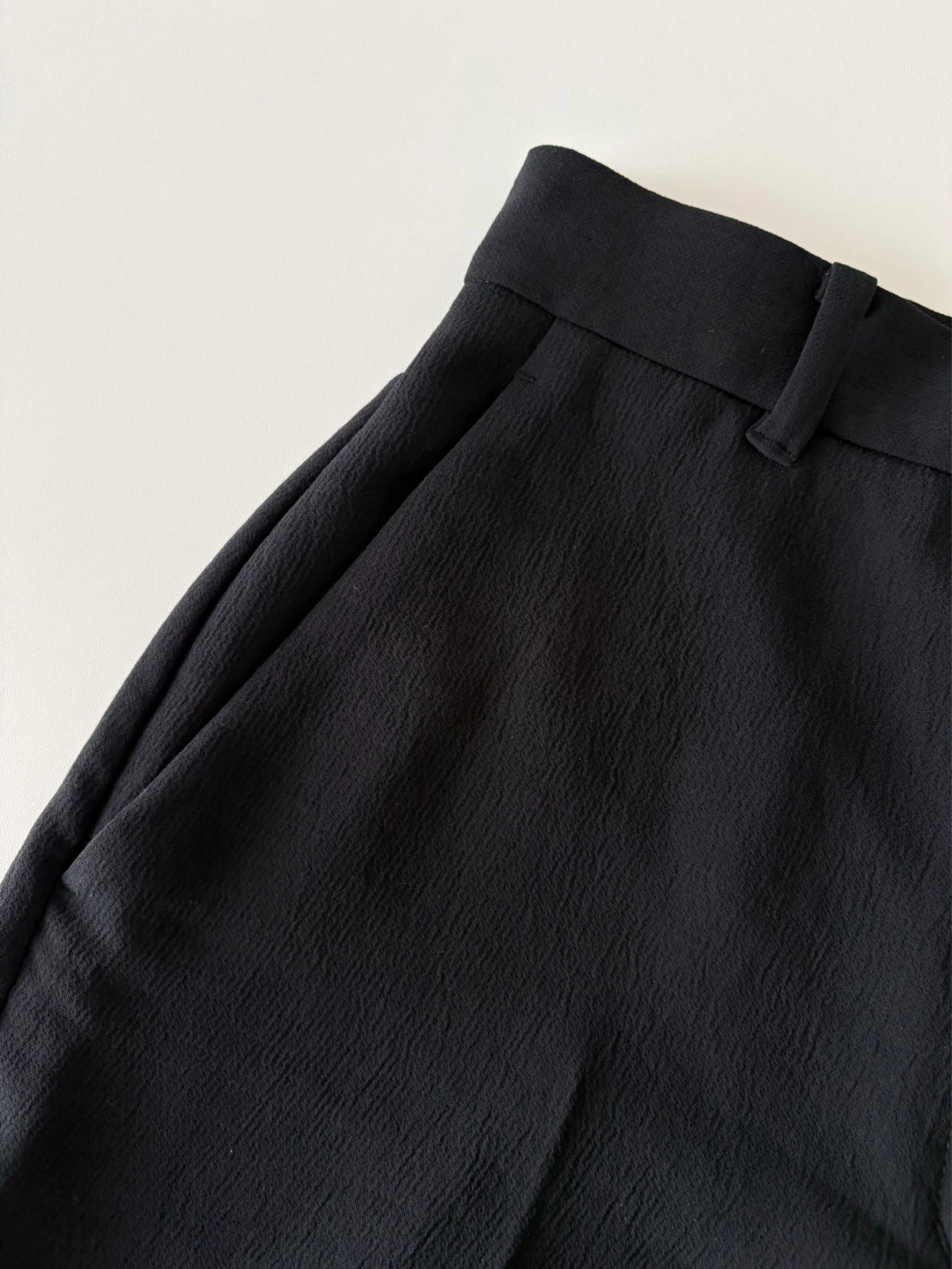 Aritzia Wilfred Crepette Shorts - photo 3