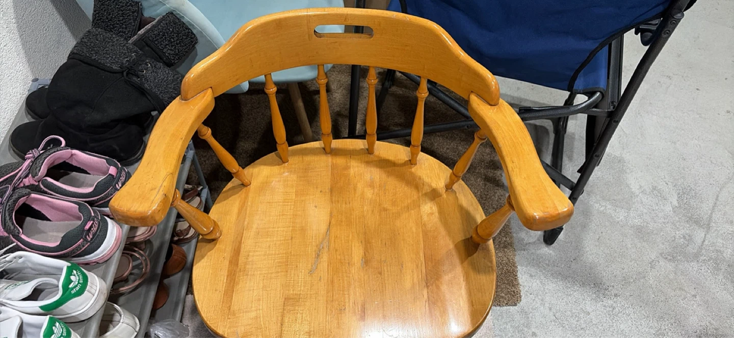 Solid Wooden Captain's Chair - photo 2