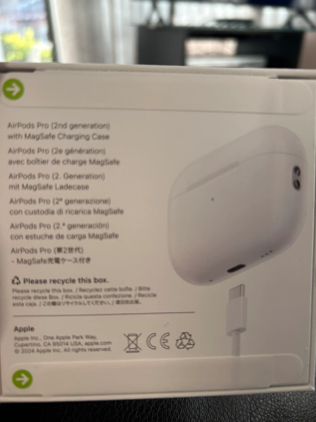 Apple AirPods Pro (2nd generation) with MagSafe Charging Case - photo 2