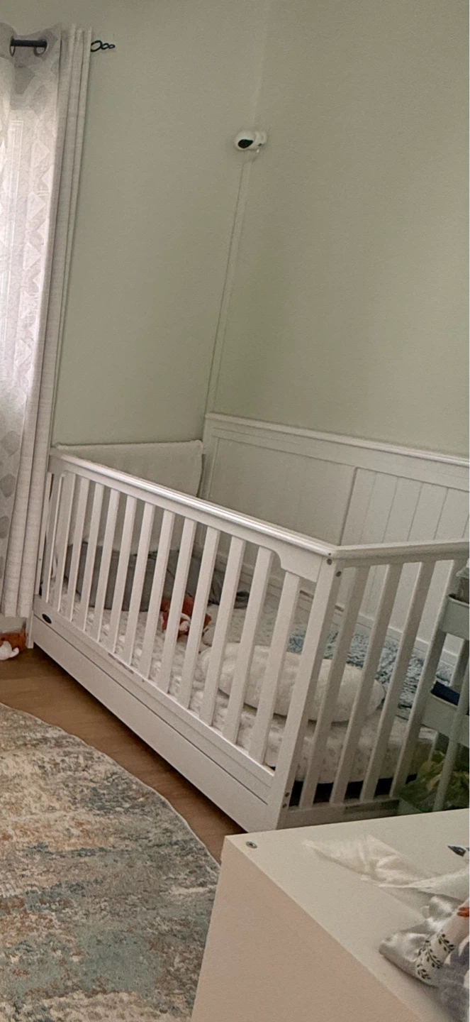 Graco Hadley 4-in-1 Convertible Crib with Drawer - White - photo 2