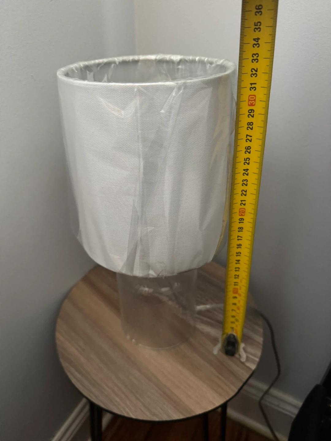 Small White Table Lamp - photo 2