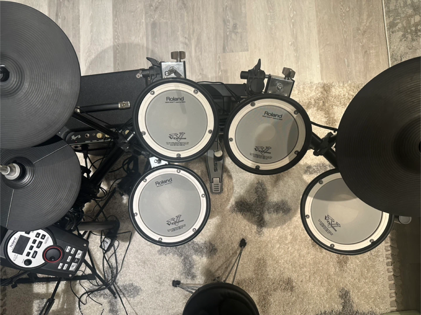 Roland TD-11 Electronic drum kit + mesh pads + drum throne