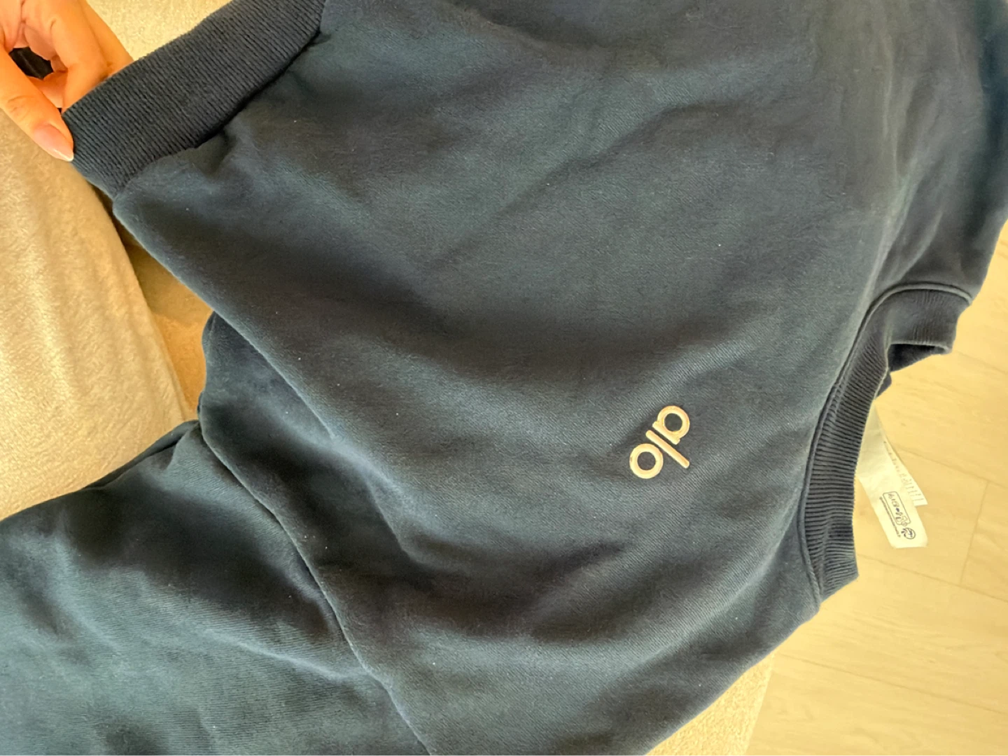 Alo Yoga cropped Crewneck Sweatshirt - photo 2