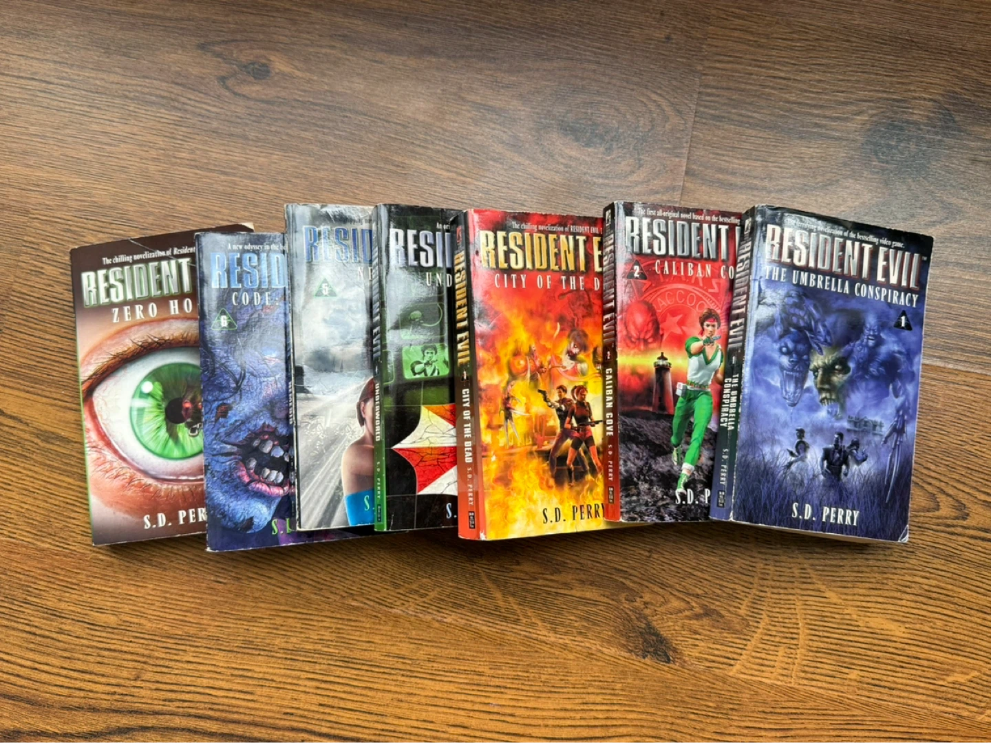 Resident Evil Book Series Collection - photo 2