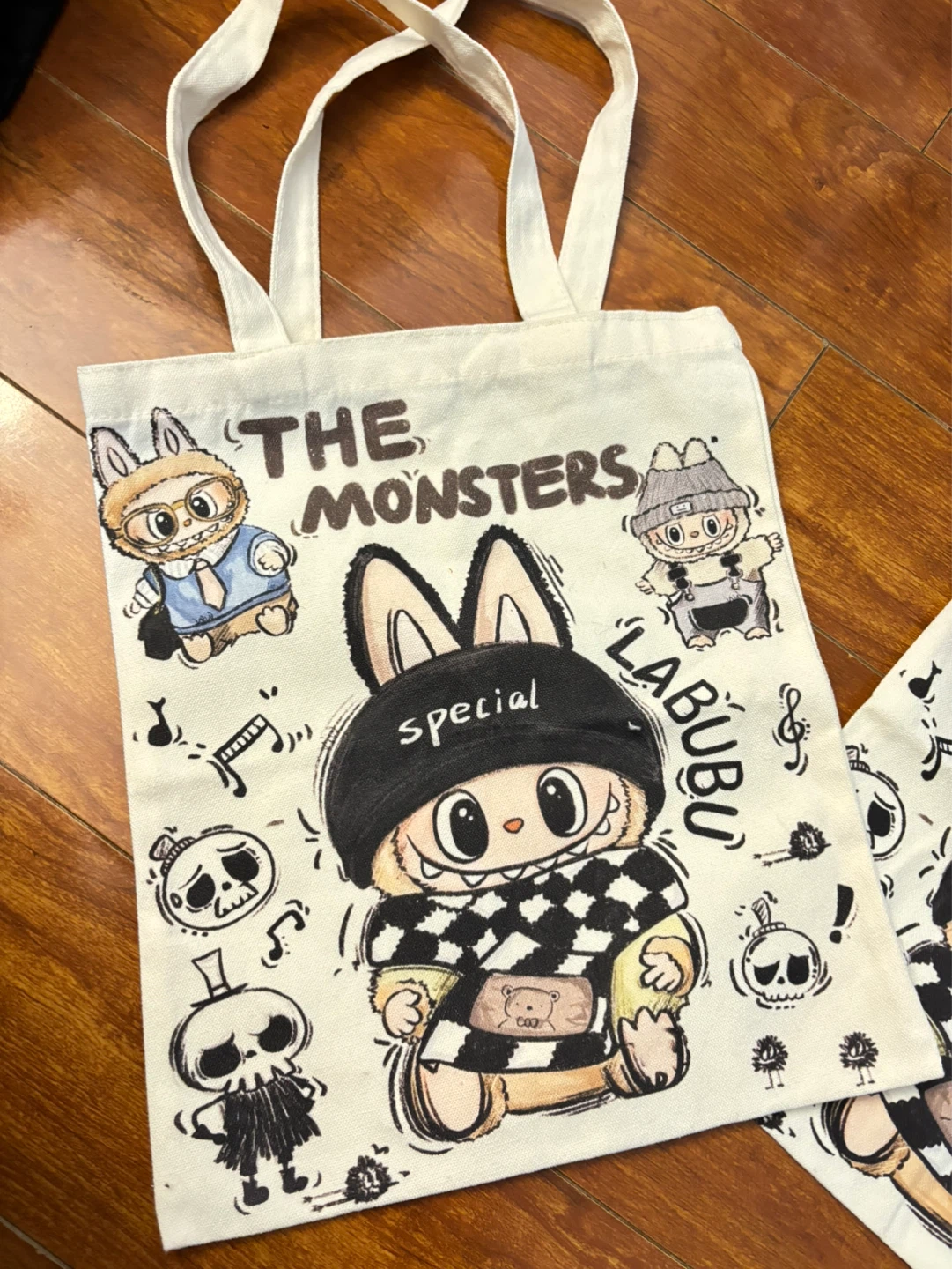 Labubu The Monsters Tote Bag （brand new） - photo 2